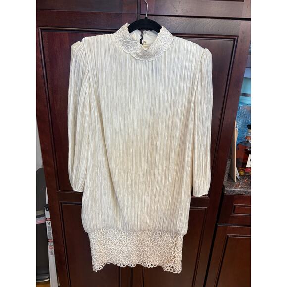 Vintage Pierre Labiche Cream Pleated Dress with Lace Detail Size 10 - Picture 3 of 15